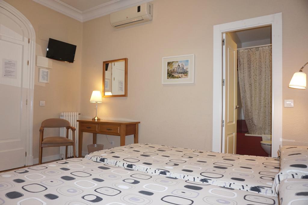 Santillan II Hotel Madrid Room photo