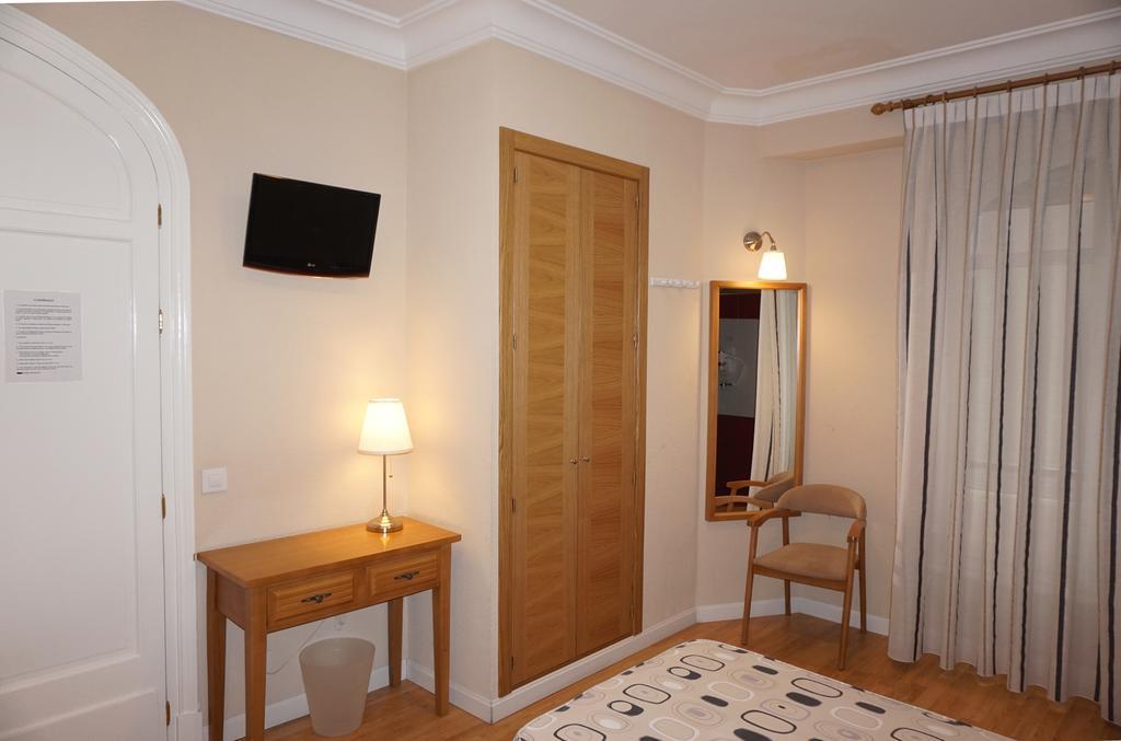 Santillan II Hotel Madrid Room photo