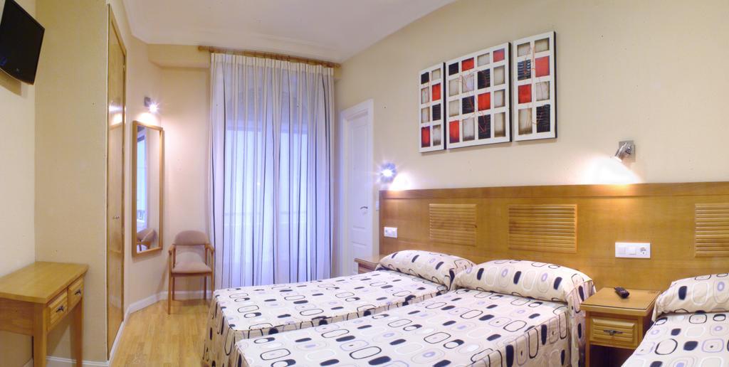 Santillan II Hotel Madrid Room photo