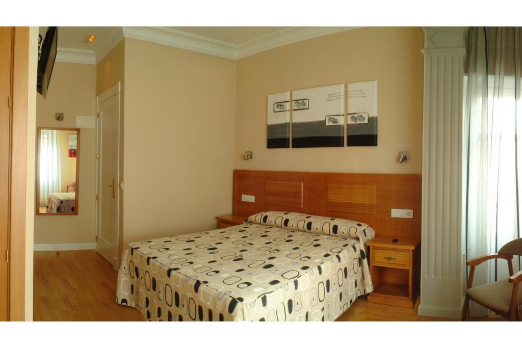 Santillan II Hotel Madrid Room photo